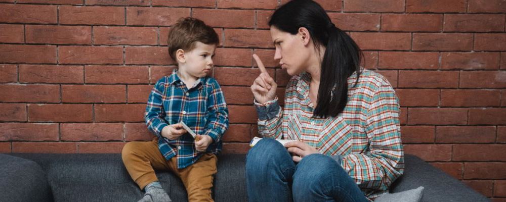 孩子处于叛逆期会有哪些行为 儿童有叛逆行为父母该如何教育 孩子叛逆怎么办