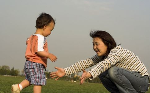 带宝宝出行旅游需要准备什么 带宝宝出门旅游要注意什么 带宝宝出门旅游的注意事项